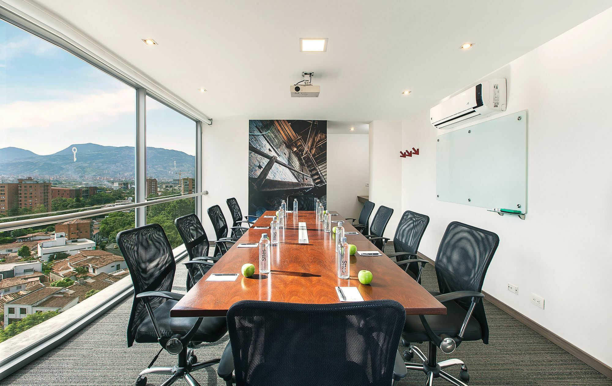 Sites Hotel Medellin Luaran gambar Meeting room at the hotel